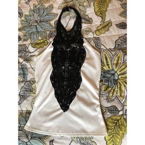 💕 White and black halter top